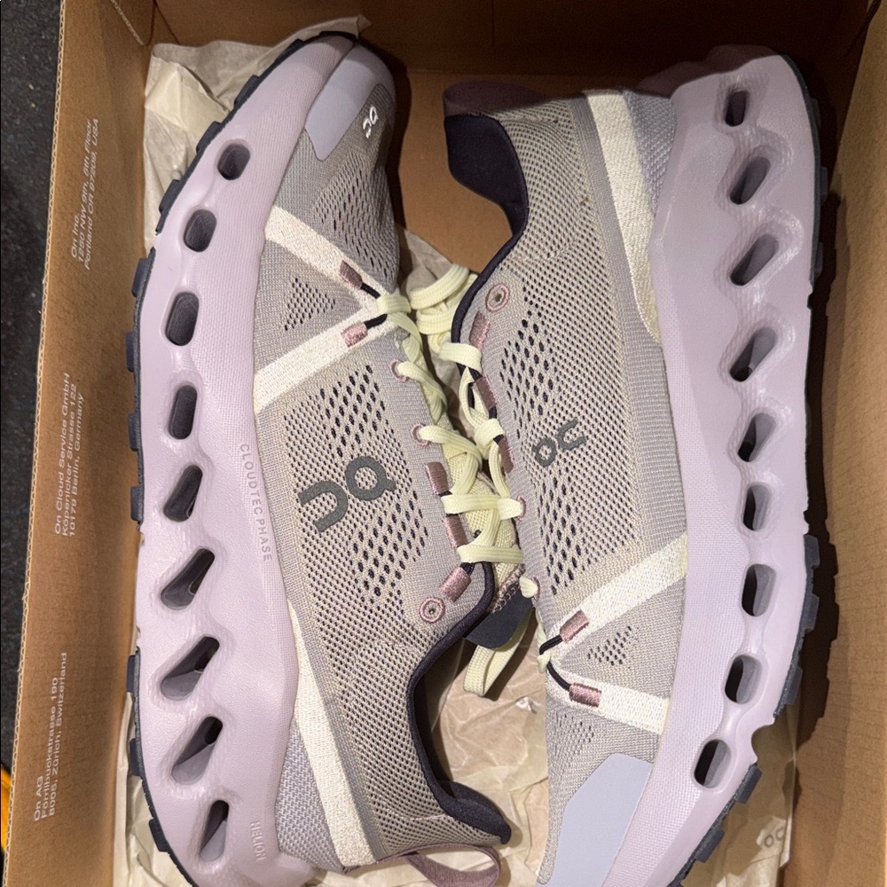 On Running Women's Sneakers in Lavender and Cream